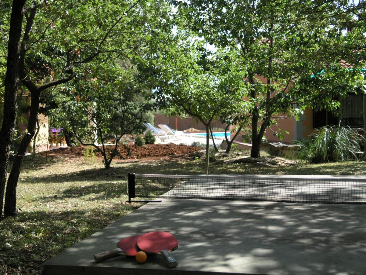 Villa Fragola - Holiday House With Large Garden Tinjan Zewnętrze zdjęcie