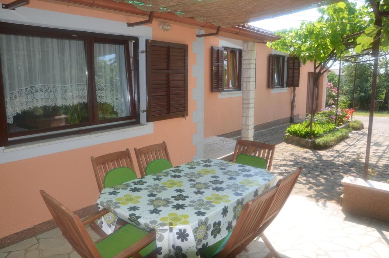 Villa Fragola - Holiday House With Large Garden Tinjan Zewnętrze zdjęcie