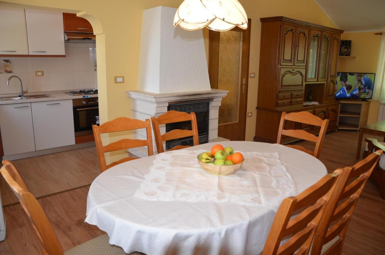 Villa Fragola - Holiday House With Large Garden Tinjan Zewnętrze zdjęcie