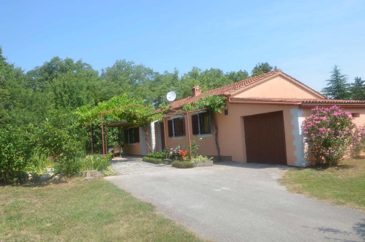 Villa Fragola - Holiday House With Large Garden Tinjan Zewnętrze zdjęcie